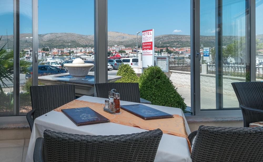 Hotel Trogir Palace Екстер'єр фото