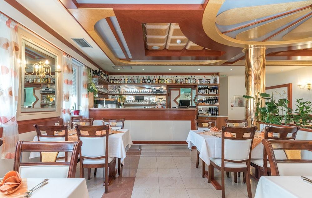 Hotel Trogir Palace Екстер'єр фото