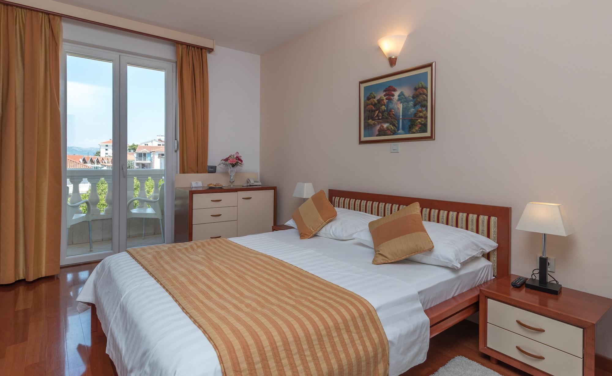 Hotel Trogir Palace Екстер'єр фото