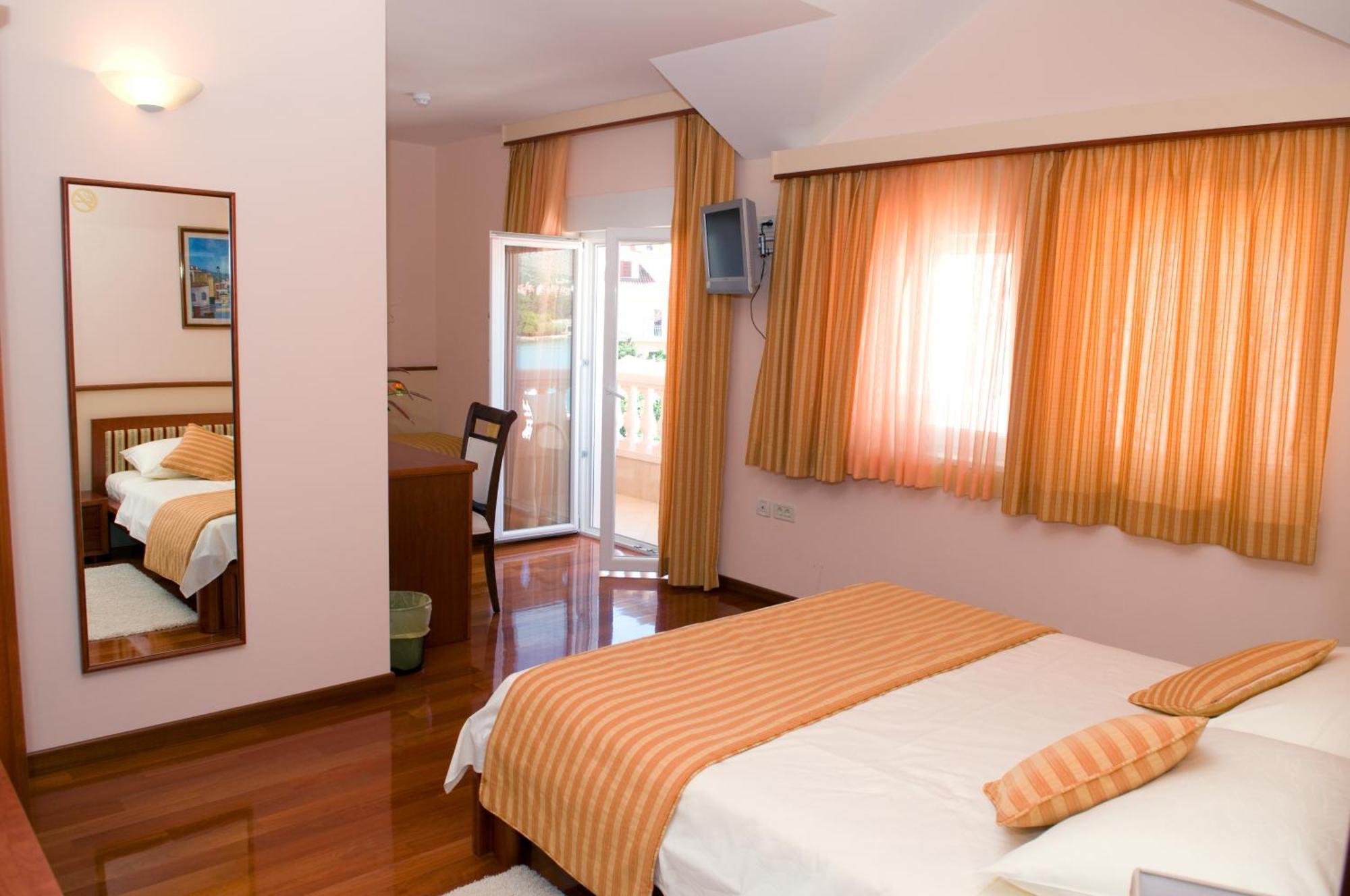 Hotel Trogir Palace Екстер'єр фото