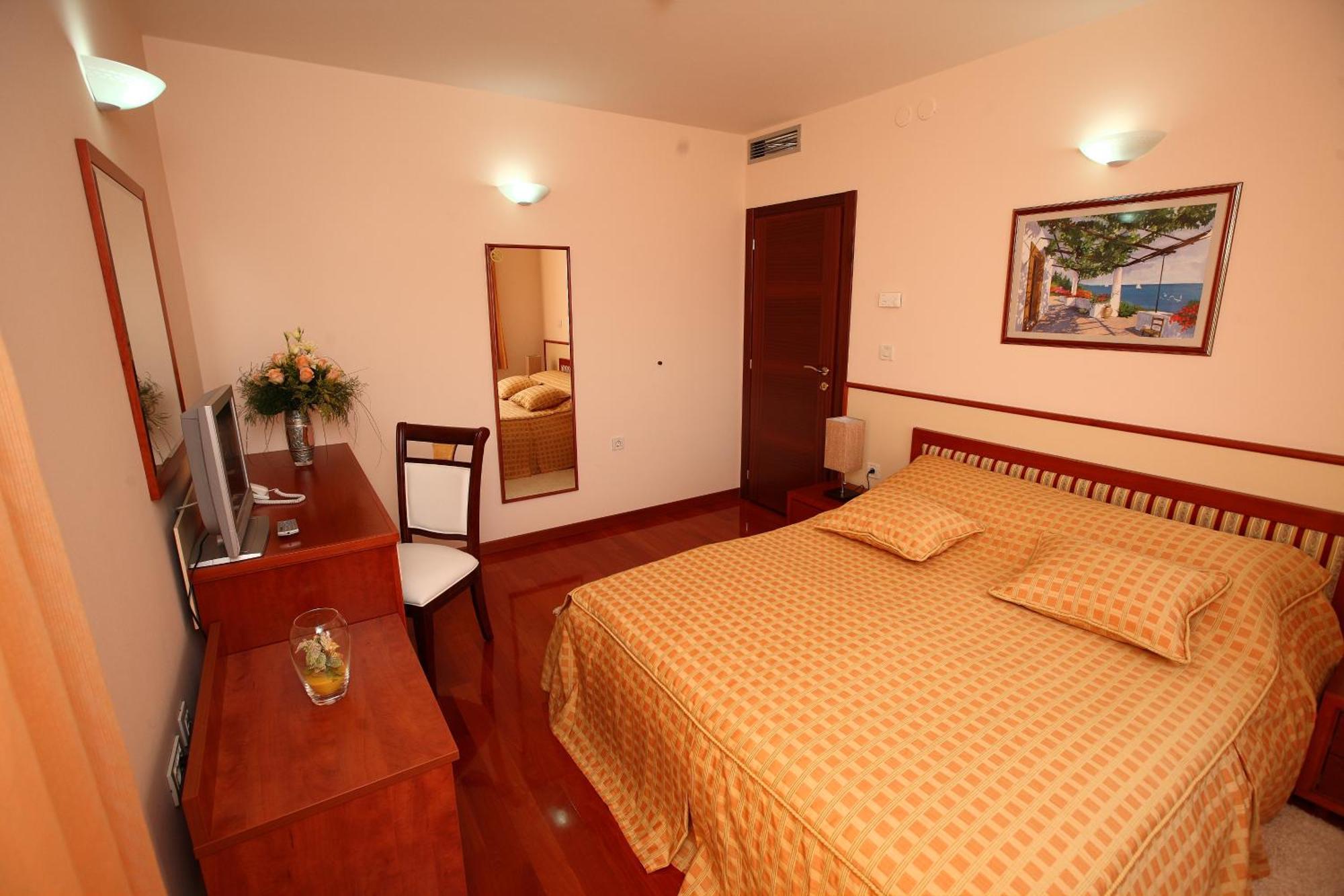 Hotel Trogir Palace Екстер'єр фото