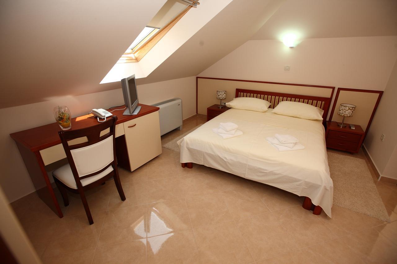 Hotel Trogir Palace Екстер'єр фото
