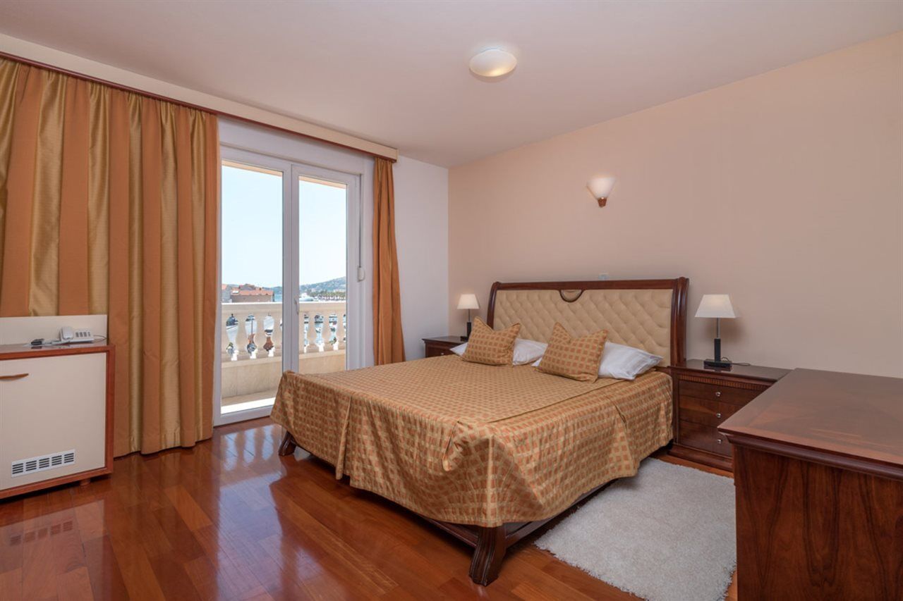 Hotel Trogir Palace Екстер'єр фото